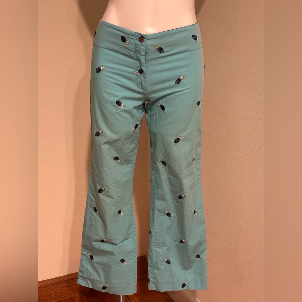 Tommy Hilfiger Light Blue with Pineapple Embroidery Capi Pants Back Pockets Sz 4